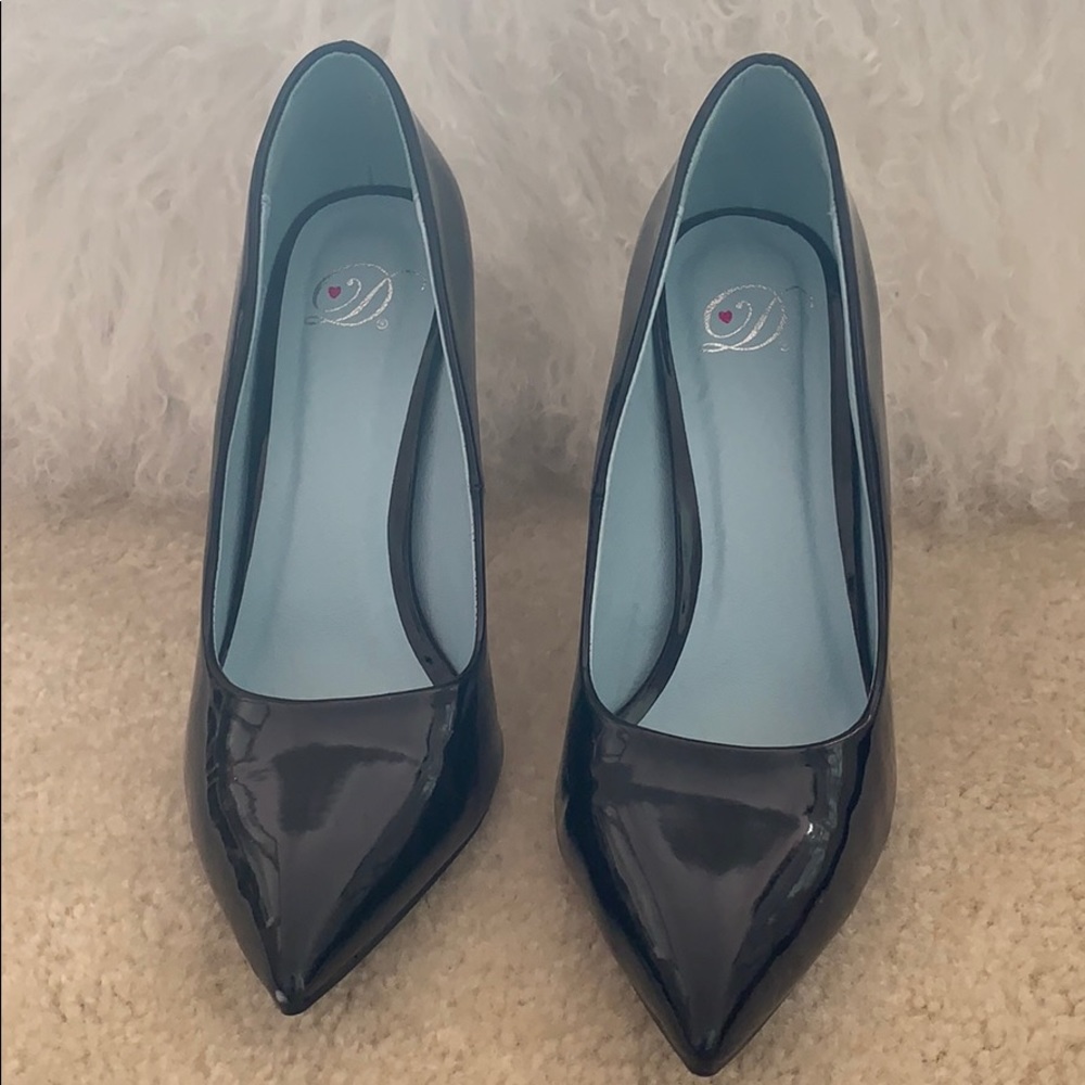 Shoes - Picture 2 of 3